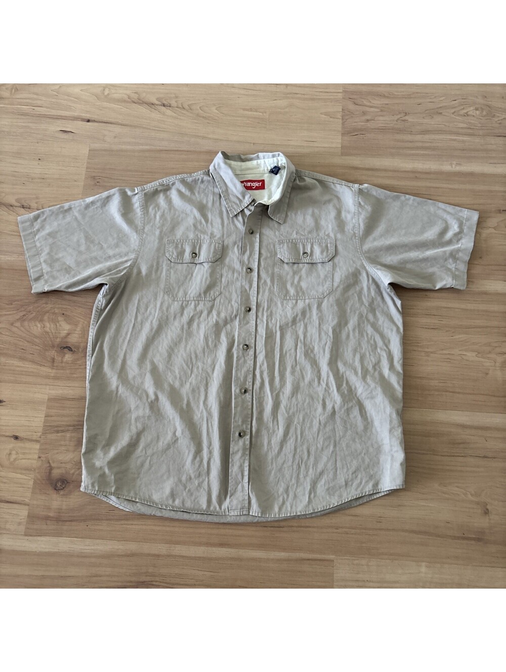 Wrangler Men's Khaki Button-Up Work Shirt - Size XL Short Sleeve